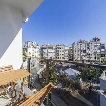 Comfy With Balcony In Muratpasa *