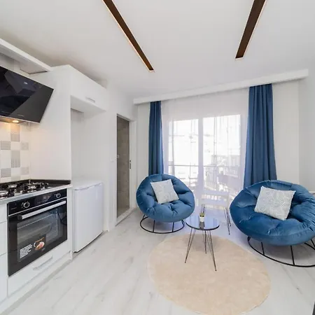 Comfy With Balcony In Muratpasa Apartment *